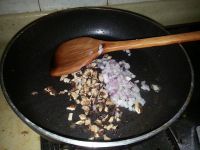 香菇肉丁乌冬面的做法步骤3