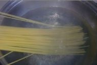 肉酱意大利面的做法步骤2