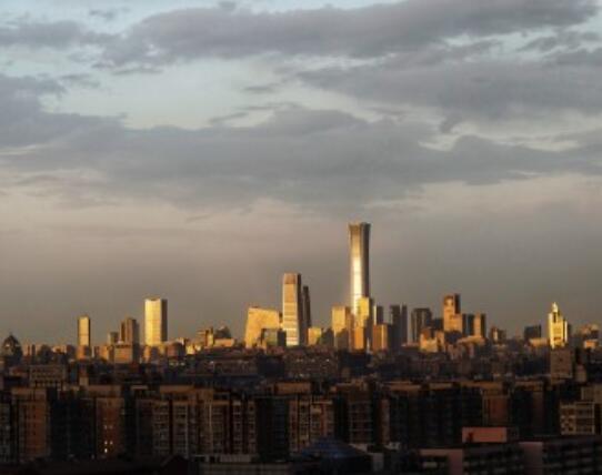 北京今有阵雨伴雷暴大风天气 气温最高飚至30℃