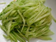 麻酱蔬菜凉拌面的做法步骤1
