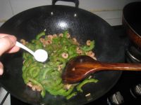 豆豉虾仁炒苦瓜的做法步骤6