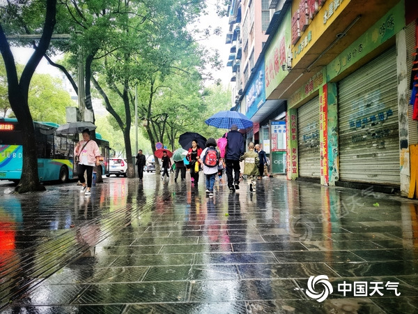 南方强降雨不停歇 华北东北需防大雾