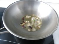 橄榄菜炒豆角段的做法步骤3