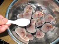 香酥鲅鱼的做法步骤3