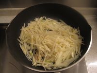 橄榄菜炒土豆丝的做法步骤2