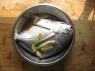 宝宝食补DHA——清蒸鲳鱼的做法步骤4