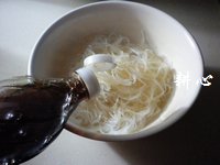 油面筋肉末米粉汤的做法步骤3