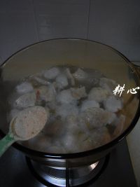 肉片双丸粿条汤的做法步骤7