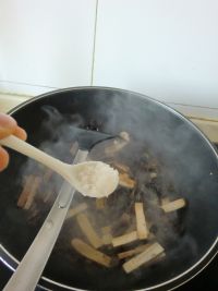 蒜黄香干炒鸡蛋的做法步骤7