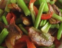 芹菜炒腊肉的做法步骤8