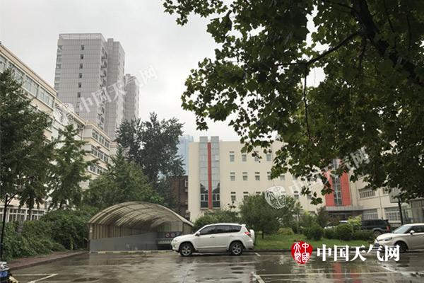 河北石家庄保定等6市局地有暴雨 气温“跳水”