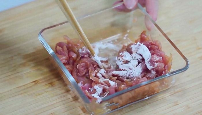 苦瓜炒肉的家常做法 如何做苦瓜炒肉