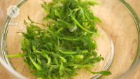 荠菜千张卷的做法步骤4