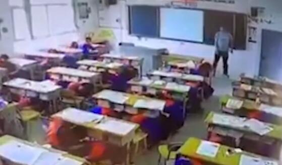 云南昆明市东川区发生4.2级地震 近100名考生跑出考场避震