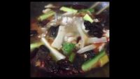 泡菜田鸡的做法步骤3