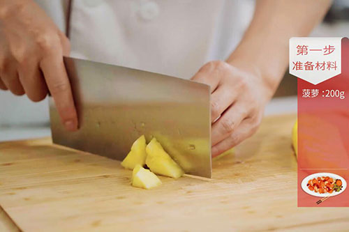 菠萝鸡丁的做法 菠萝鸡丁的正宗做法介绍