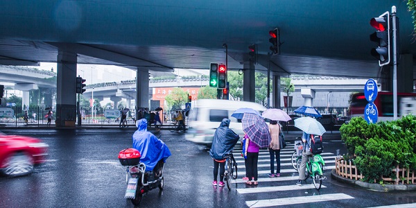 雨天开车注意事项 下雨天开车需要注意什么