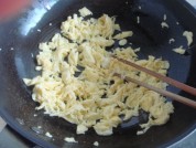 虾仁蛋炒饭的做法步骤1