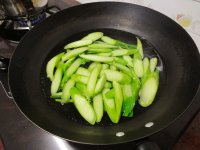 芥兰炒腊肉的做法步骤4