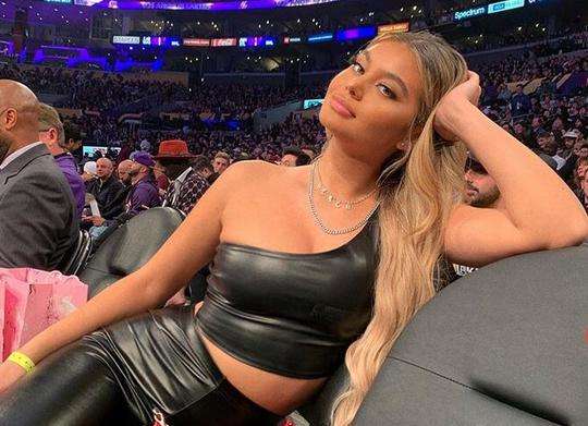 詹姆斯被曝出轨