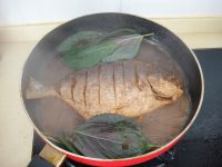 紫苏红烧鲳鱼的做法步骤10