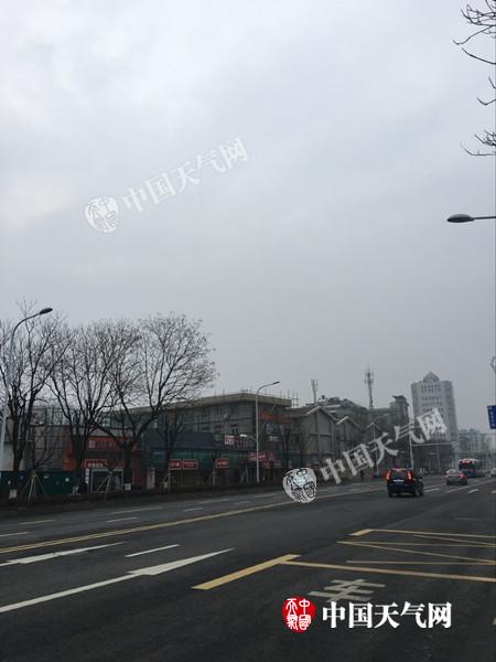 江苏多地大雾影响返程 24日起南京等地阴雨又至