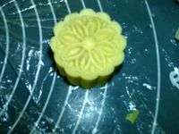 奶香黄金月饼的做法步骤14