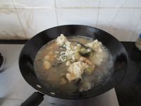 豆花酸菜鱼头汤的做法步骤15