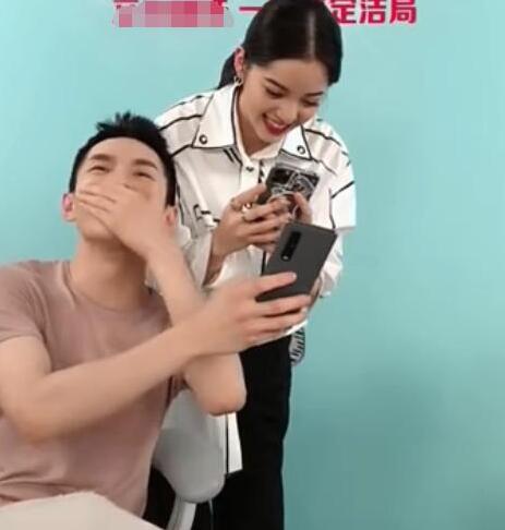 欧阳娜娜要李佳琦微信是怎么回事 欧阳娜娜要李佳琦微信是什么情况