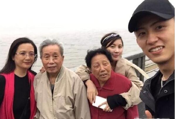 黄景瑜前女友自杀未遂是怎么回事 黄景瑜前女友自杀未遂是什么情况