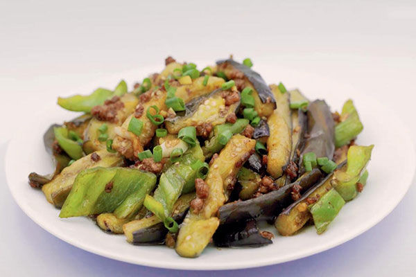 青椒肉末烧茄子的做法 青椒肉末烧茄子怎么做