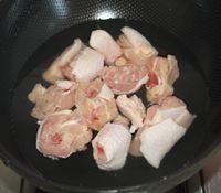 穿心莲三杯鸡的做法步骤1