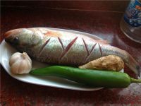 清蒸鲈鱼的做法步骤1