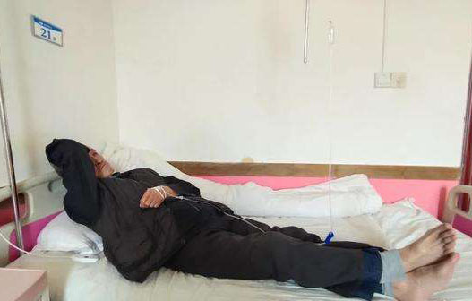 老汉接进妇产医院