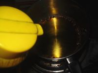 广式莲蓉蛋黄月饼的做法步骤2