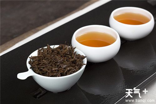 口里有蒜味怎么去除？如何消除口中的蒜味?