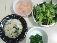 翡翠鲜虾泡饭的做法步骤1