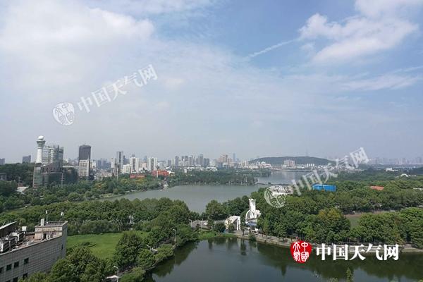 湖北周末降雨降温 十堰等地有大暴雨武汉气温猛降6℃