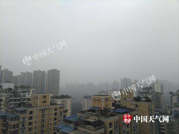 重庆浓雾致近百架次航班受影响 今明天平坝河谷仍有雾