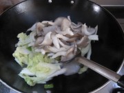 海鲜豆腐煲的做法步骤5