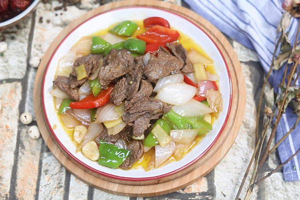洋葱炒牛肉的做法 洋葱炒牛肉的家常做法