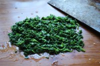 北极虾荠菜炖蛋的做法步骤2