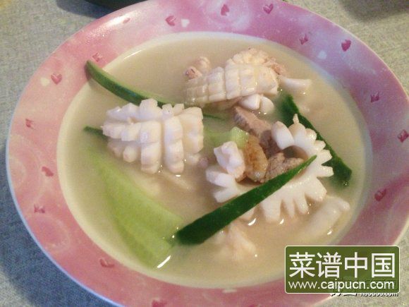 章鱼黄瓜瘦肉营养汤
