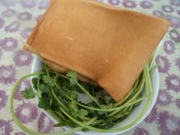 虾仁五香豆皮卷的做法步骤5