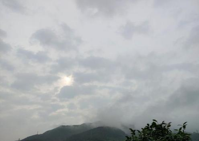 福建今明天维持高温 雨势减弱阴天到多云