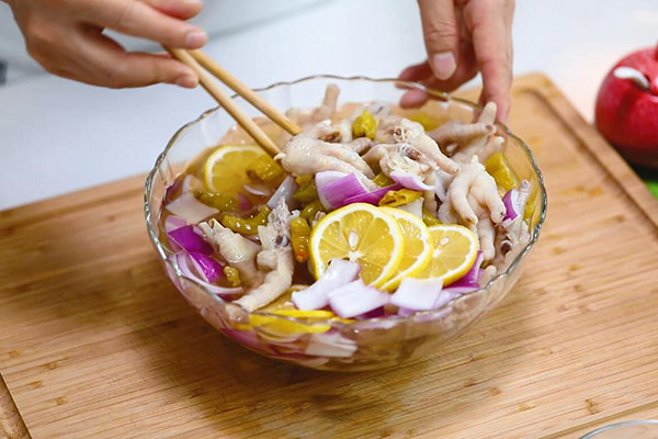 柠檬鸡爪怎么做的 柠檬鸡爪的做法