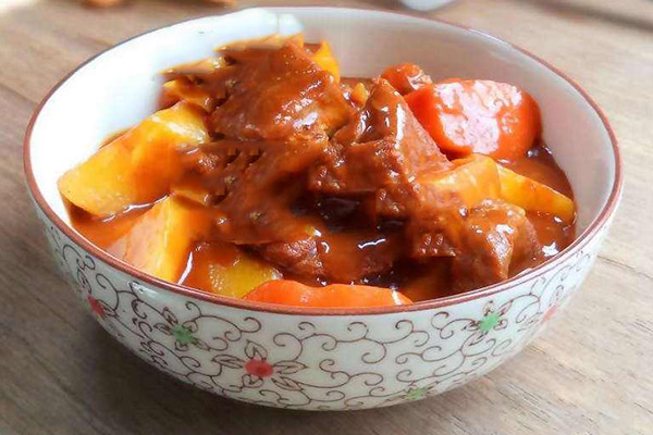 土豆烧牛肉的做法 土豆烧牛肉的家常做法