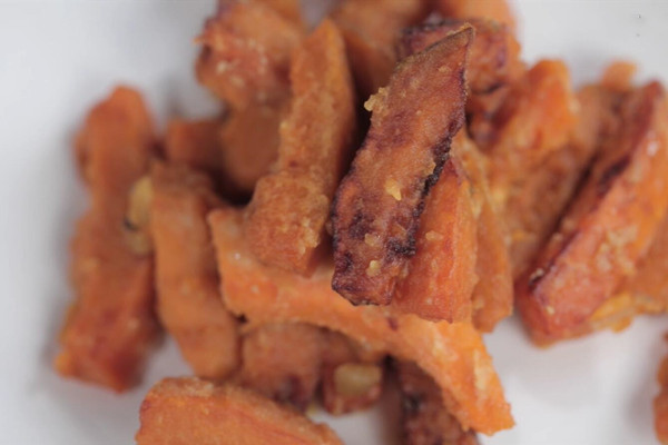 蛋黄焗南瓜的做法 蛋黄焗南瓜的简单做法