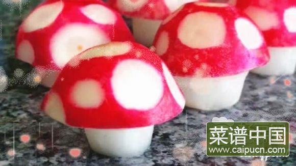 装蘑菇的小萝卜