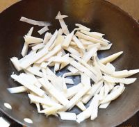 酸笋炒牛肉的做法步骤6